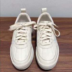 Sorel Women’s Ona 503 Everyday Low Top Waterproof Sneaker. Size 9.